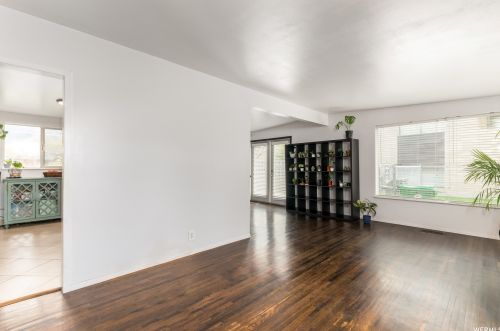 5711 Turner Dr, Salt Lake City, UT 84121-1625