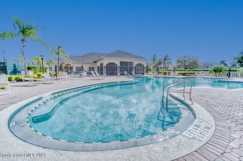 1481 Lago Mar Dr, Melbourne, FL 32940-6323