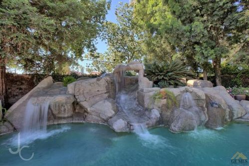 13301 Phoenix Palm Ct, Bakersfield, CA 93314-6526