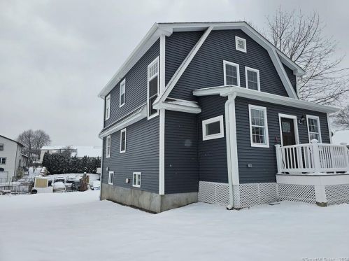 8 Concord St, Danbury CT  06810-6411 exterior