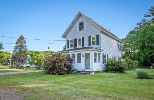 27 Main St, Newton NH  03858-3306 exterior