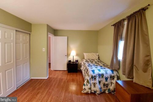 32 Mckinley Ave, Blenheim NJ  08012-5318 exterior