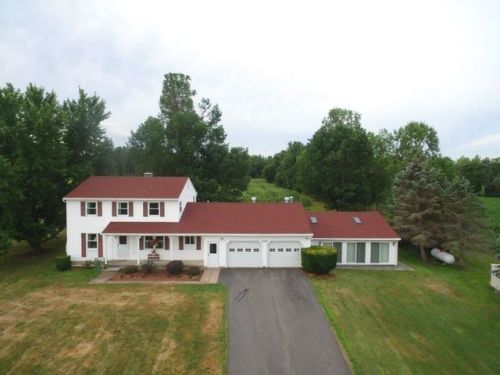 3360 Kenyon Rd, Williamson, NY 14589-9534