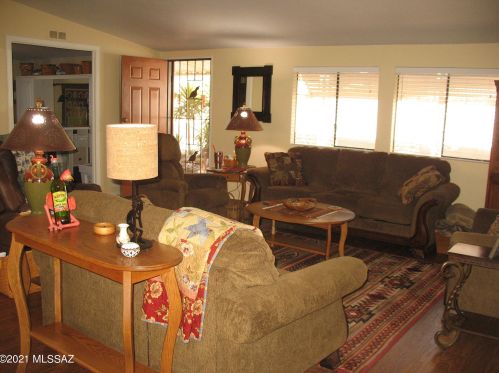 7637 Touchstone St, Tucson AZ 85735-9046 exterior