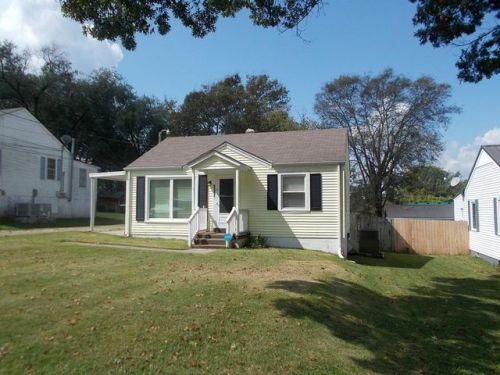 1822 Parkway Ave, Columbia, TN 38401-3938