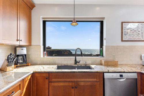 14240 Headlands Point Way, Mendocino CA  95460-9612 exterior