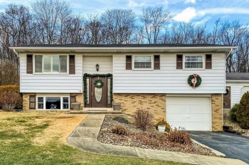 143 Ridge Dr, Karns City, PA 16041-1721