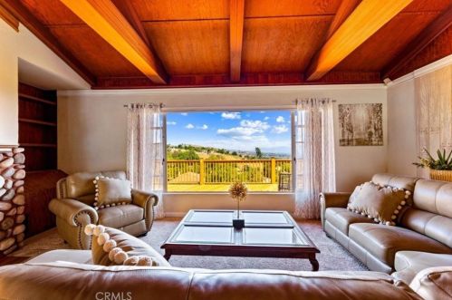 1136 Avocado Crst Rd, La Habra CA 90631-8108 exterior