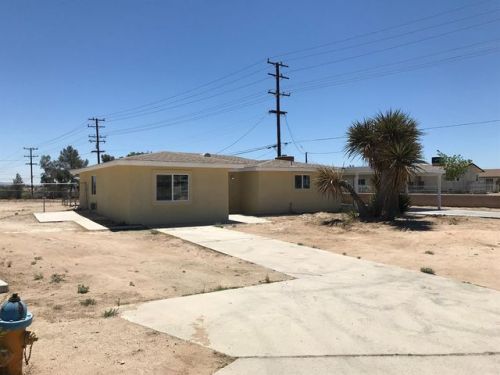 14565 Mesa Dr, Victorville CA  92395-4040 exterior