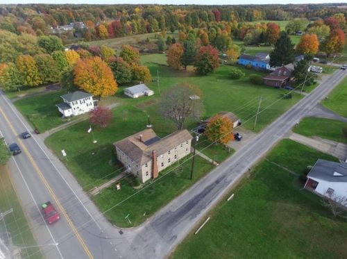 1174 Greenfield Rd, Hermitage, PA 16148-5102