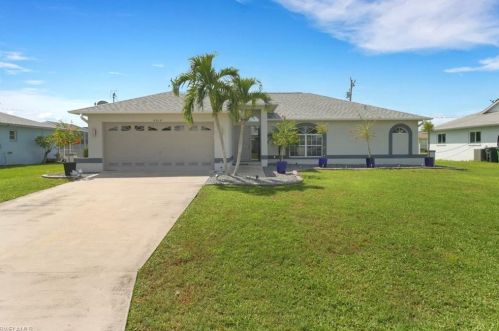 4614 7th Ave, Cape Coral, FL 33914-6439