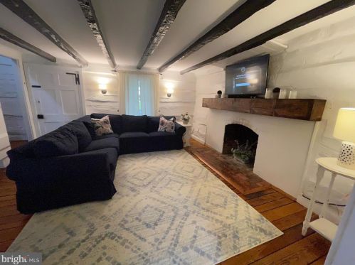 6745 Fayette St, Haymarket VA  20169-2916 exterior