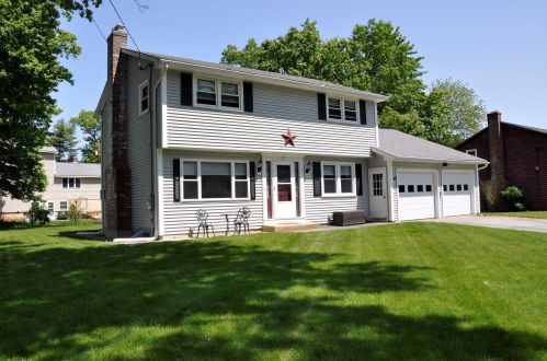 17 Biscayne Pkwy, Nashua NH 03064-1169 exterior