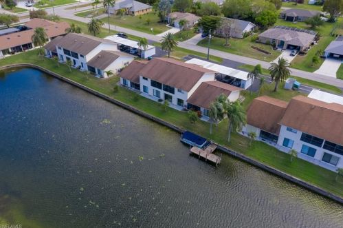 621 15th St, Cape Coral, FL 33990-2137