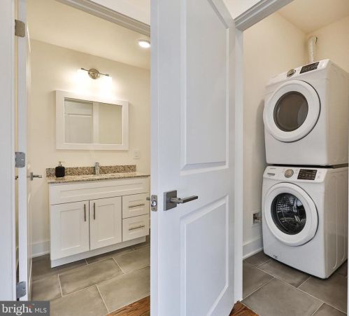 1115 American St, Philadelphia PA  19123-1513 exterior