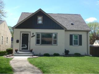 3130 Arthur St, Minneapolis MN  55418-2211 exterior