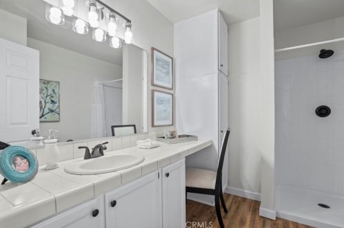 30807 Arlington St, Santa Clarita CA  91384-2453 exterior