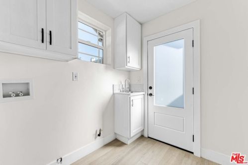 11512 La Maida St, North Hollywood CA  91601-4323 exterior