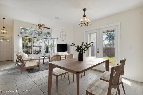 222 Summers Creek Dr, Merritt Island FL  32952-2684 exterior