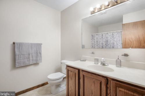 468 Hillcrest Rd, Edinburg VA  22824-2923 exterior