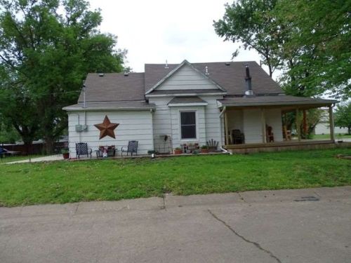 903 Lincoln Ave, Riverdale, KS 67152-3336