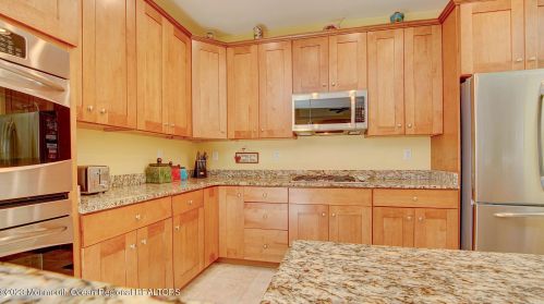 172 Huntington Dr, Jackson Twp NJ  08527-4789 exterior