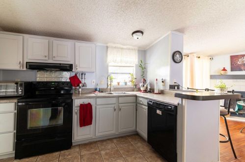 18631 Harvel Ln, Dade City FL  33523-6566 exterior