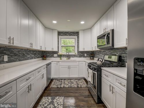 8813 Lagrange St, Lorton VA 22079-1643 exterior