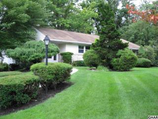 76 Sylvania Rd, Swatara, PA 17033-2148