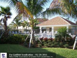 1073 Pinewood Lake Ct, West Palm Beach, FL 33415-1498