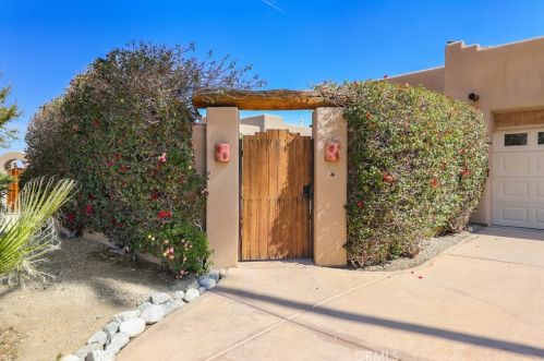 53400 Avenida Obregon, La Quinta CA  92253-3438 exterior