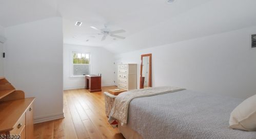 211 Seneca Pl, Westfield NJ  07090-4335 exterior