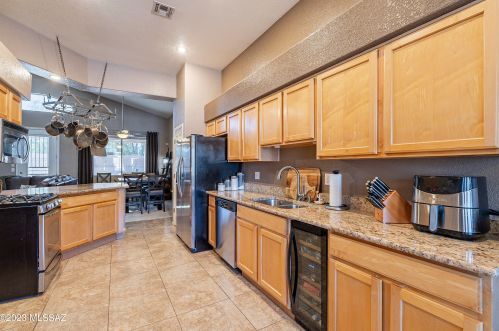 10204 Calle Estrella Clara, Tucson, AZ 85747-5175
