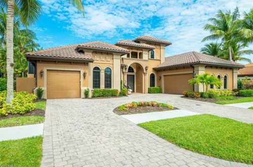 9054 Shenendoah Cir, Naples, FL 34113-1663