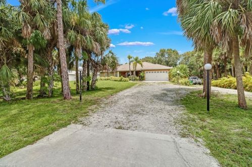 4845 20th Ave, Naples FL  34117-9125 exterior