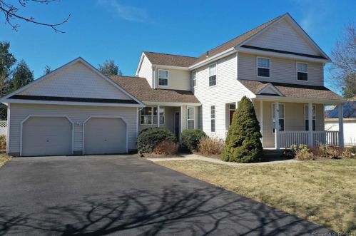 68 Chatham Dr, Manchester, CT 06042-8521