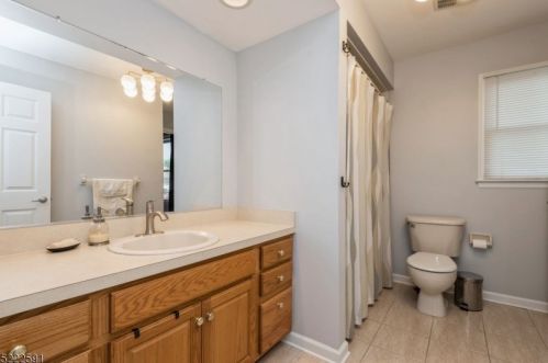 230 7th Ave, Manville NJ  08835-1216 exterior