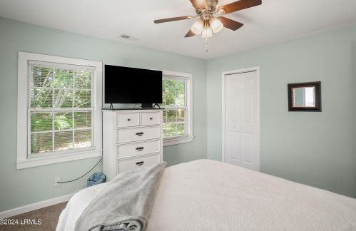 818 Paul Dr, Beaufort SC  29902-6626 exterior