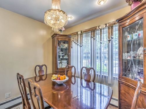 86-33 Winchester Blvd, Jamaica NY  11426-2100 exterior