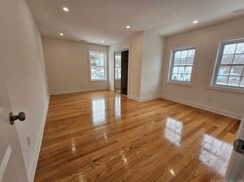 8 Concord St, Danbury CT  06810-6411 exterior