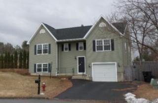 12 Clearview Dr, Troy, NY 12180-5651