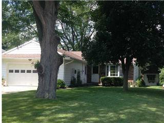 104 Greenwood Dr, Haskins, OH 43525-9702