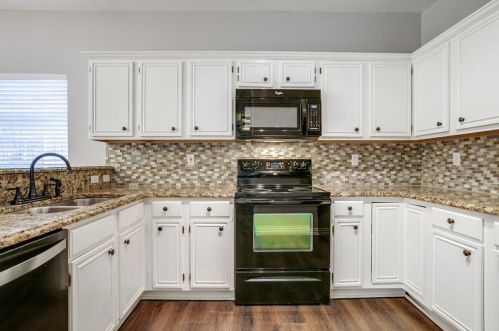 4513 Prescott Cir, Lewisville TX  75028-2029 exterior