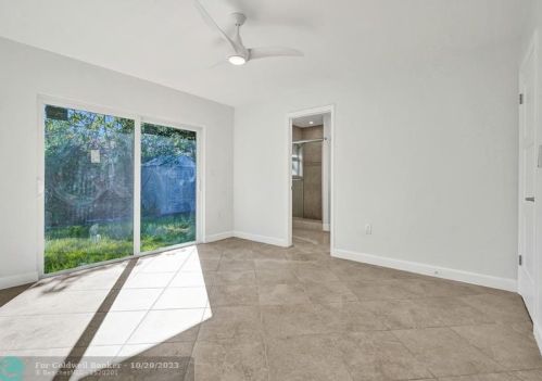 212 2nd Ct, Dania Beach FL  33004-4813 exterior