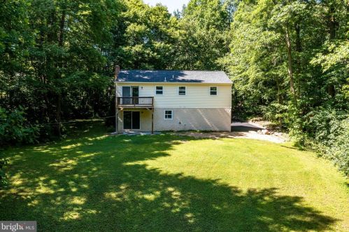 5954 Michele Dr, Beartown, PA 17555-9692