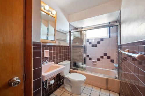 432 Marzolf Rd, Pittsburgh PA  15209-1117 exterior