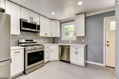 124 Camden Rd, Parsippany NJ  07054-3107 exterior