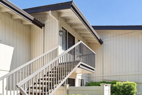 760 Cottage Dr, Fairfield CA  94558-1200 exterior