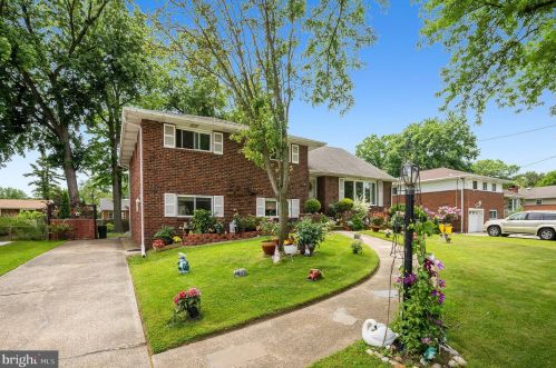 5230 Clayton Ave, Camden, NJ 08109-1912