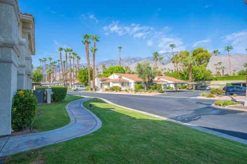 2701 Mesquite Ave, Palm Springs CA  92264-5058 exterior